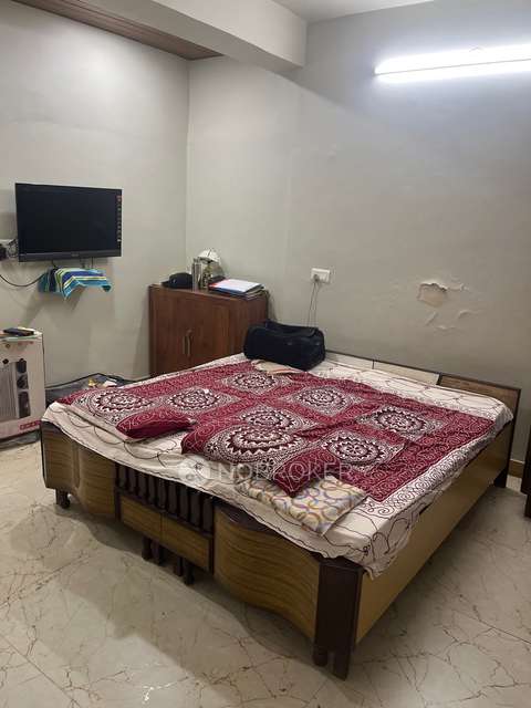 3 BHK Flat In Mig Janakpuri For Sale  In Janakpuri