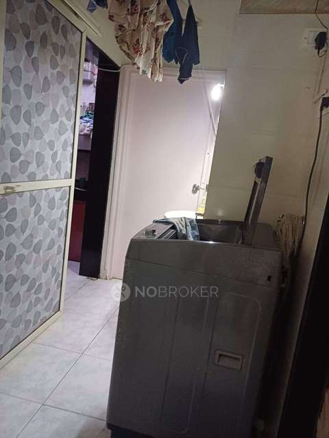 2 BHK Flat In Royal Link Co-operative Housing Society For Sale  In Borivali West