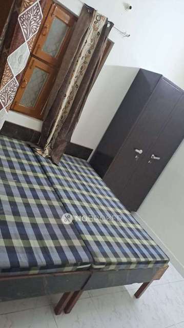 PG for Boys in Sector 28