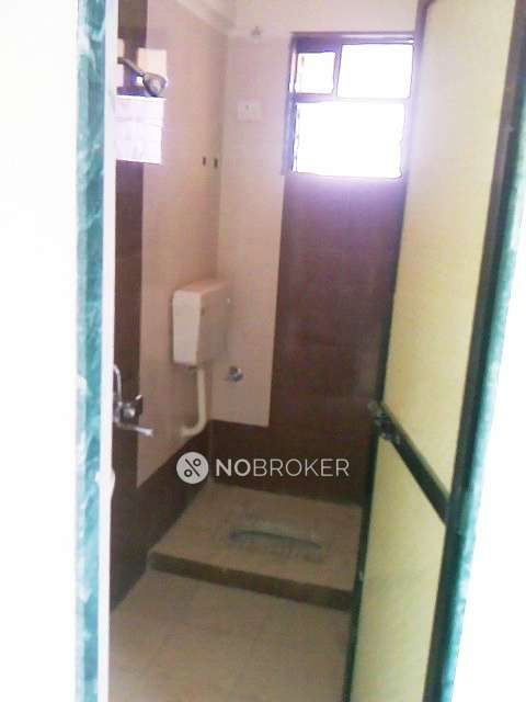 1 RK Flat In Green Plaza Sector 26 For Sale  In Bhagat Super Market