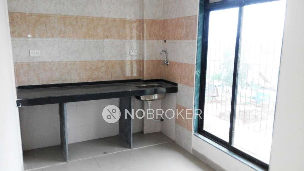 1 RK Flat In Green Plaza Sector 26 For Sale  In Bhagat Super Market