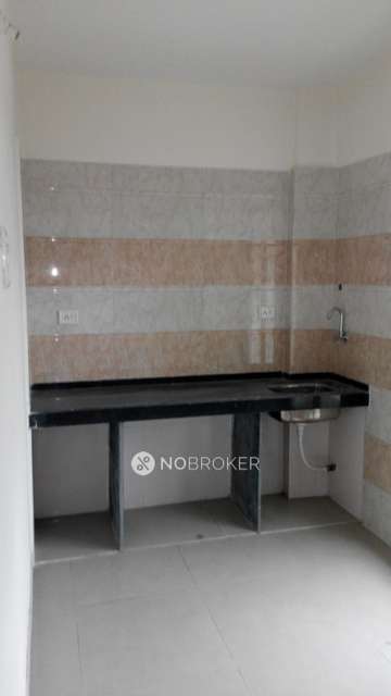 1 RK Flat In Green Plaza Sector 26 For Sale  In Bhagat Super Market