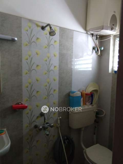 2 BHK Flat In Sree Guru Akash Apartments For Sale  In Madipakkam