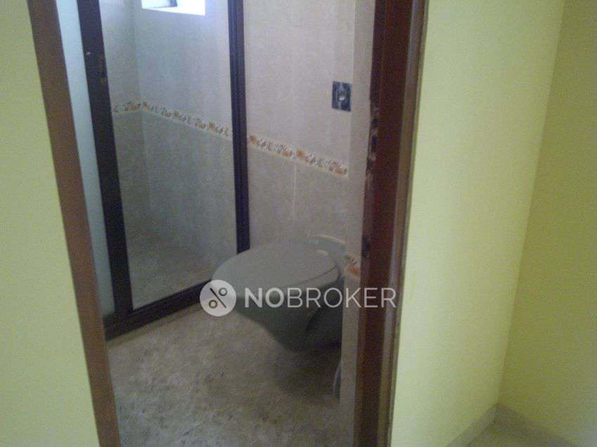 2 BHK Flat In Nishat Chs For Sale  In Malabar Hill