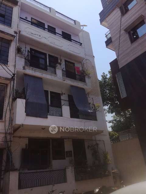 2 BHK Flat In Apartment  For Sale  In Moti Nagar