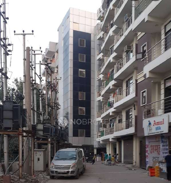 2 BHK Flat In Om Sai Sharnam Apartment For Sale  In Sector 53