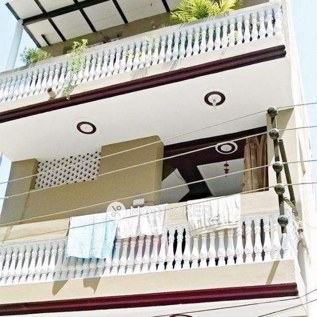 1 BHK Flat In Sb for Rent  In Prem Deep Building, Sector 12, Shaheed Major Vikas Yadav Marg, Opposite Reliance Smart, Sector 15 Part 1, Patel Nagar, Gurugram, Haryana 122001, India