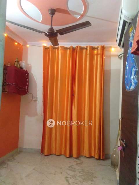 1 BHK Flat For Sale  In Laxmi Nagar