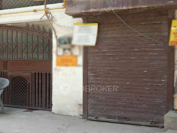 Godown/Warehouse in Manglapuri, Delhi for Rent 