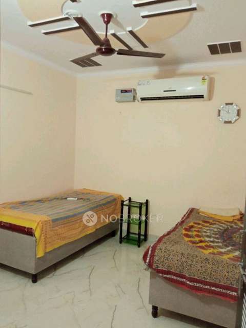 PG for Boys in D Block Janak Puri