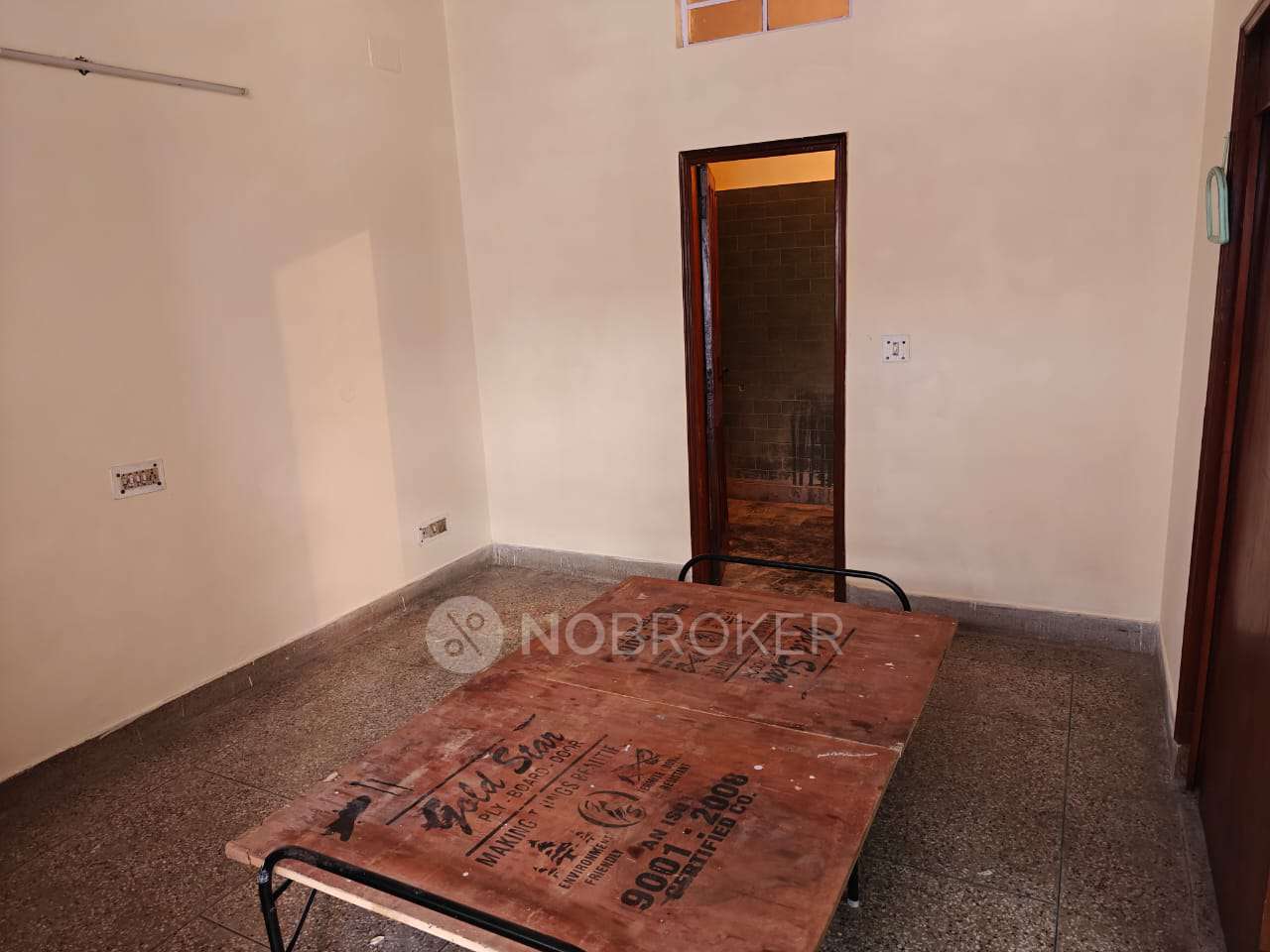 Standalone Building Tilak Nagar Rent WITHOUT BROKERAGE Unfurnished 2
