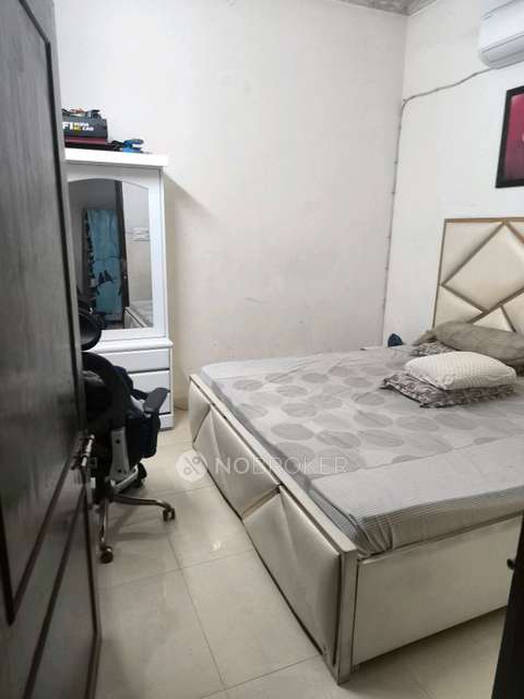 2 BHK Flat In Sb For Sale  In Patparganj