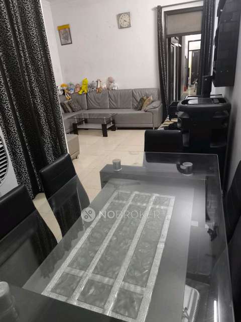 2 BHK Flat In Sb For Sale  In Patparganj