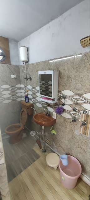 3 BHK Flat In Standalone Building   For Sale  In Dilshad Colony