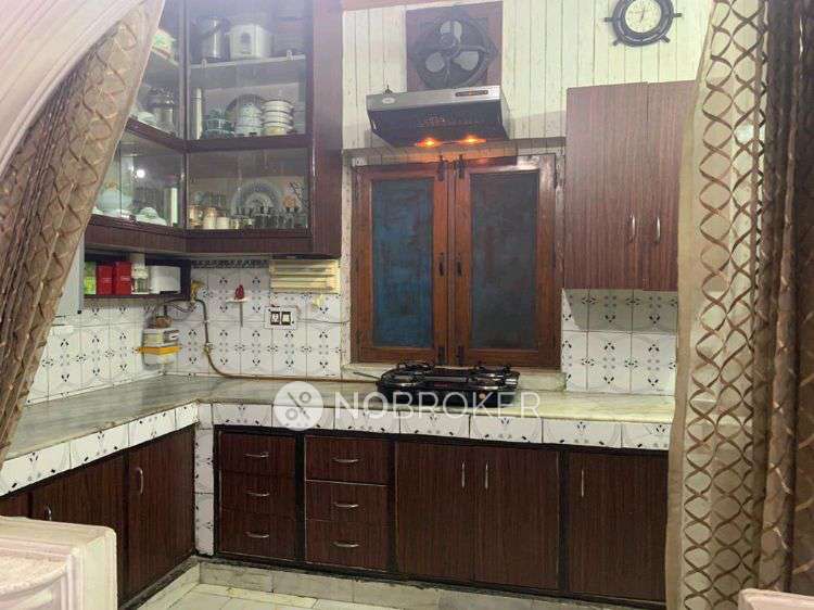 3 BHK Flat In Standalone Building  For Sale  In   Janakpuri
