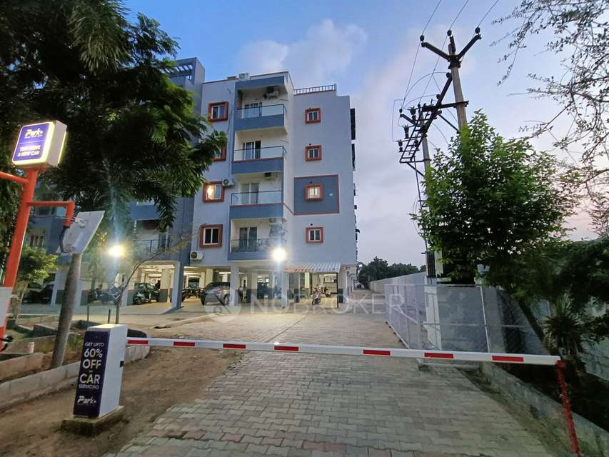 3 BHK Flat In Color Berry Apartment For Sale  In Padur 