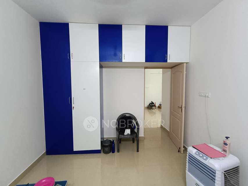 3 BHK Flat In Color Berry Apartment For Sale  In Padur 