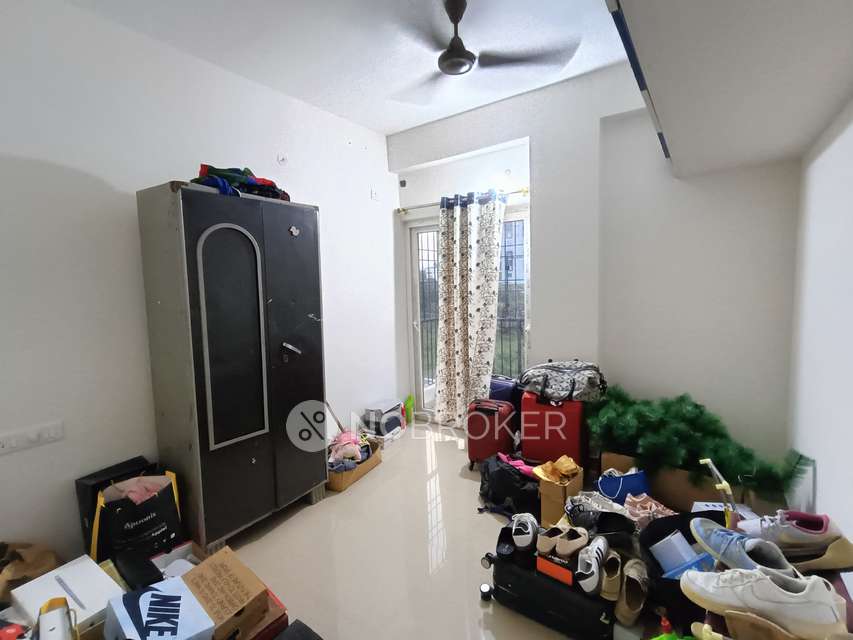 3 BHK Flat In Color Berry Apartment For Sale  In Padur 