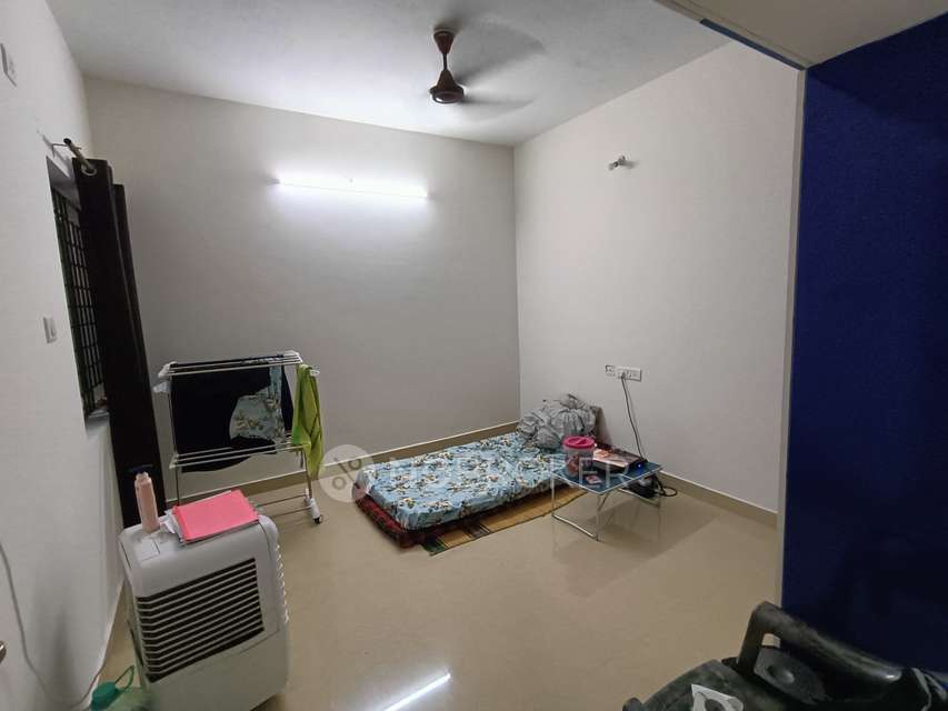 3 BHK Flat In Color Berry Apartment For Sale  In Padur 