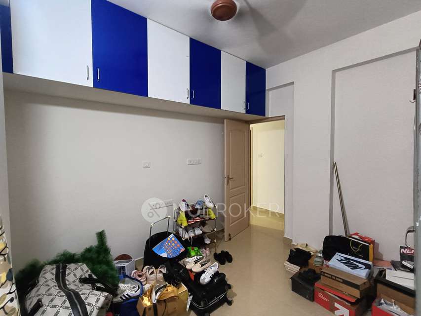 3 BHK Flat In Color Berry Apartment For Sale  In Padur 