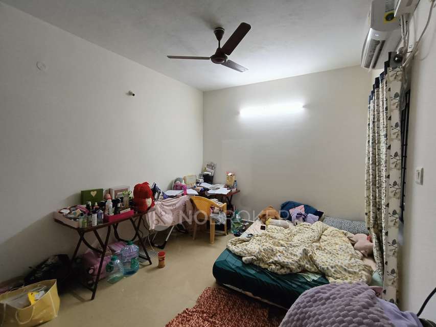 3 BHK Flat In Color Berry Apartment For Sale  In Padur 