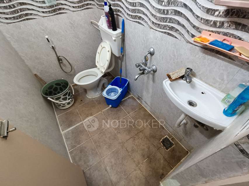 3 BHK Flat In Color Berry Apartment For Sale  In Padur 