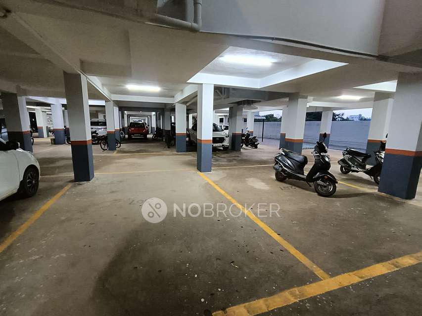 3 BHK Flat In Color Berry Apartment For Sale  In Padur 