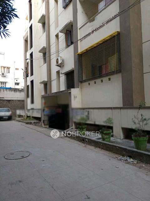 1 BHK Flat for Rent  In Borabanda