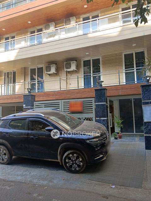 1 BHK Flat In Standalone Building  for Rent  In Sector 43