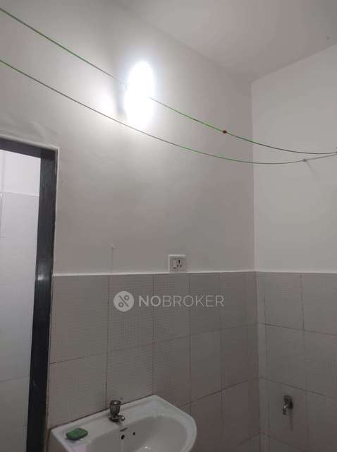 1 BHK Flat In Standalone Building  for Rent  In Ghorpadi