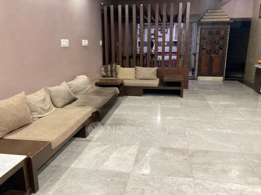 2 BHK House for Rent  In Bombay Dyeing Showroom