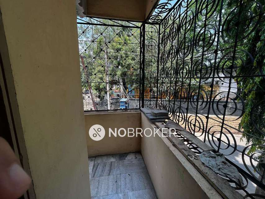 4+ BHK Flat In Pearls Palace  For Sale  In Gun Foundry, Basheer Bagh