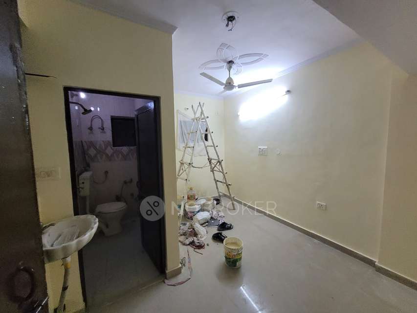 1 BHK Flat In Radhey Krishna Apartment For Sale  In Dwarka