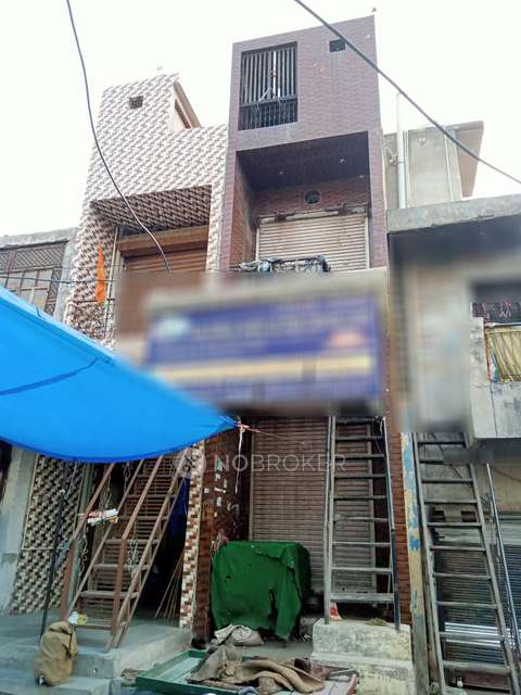 Shop in Jahangirpuri, Delhi for sale 