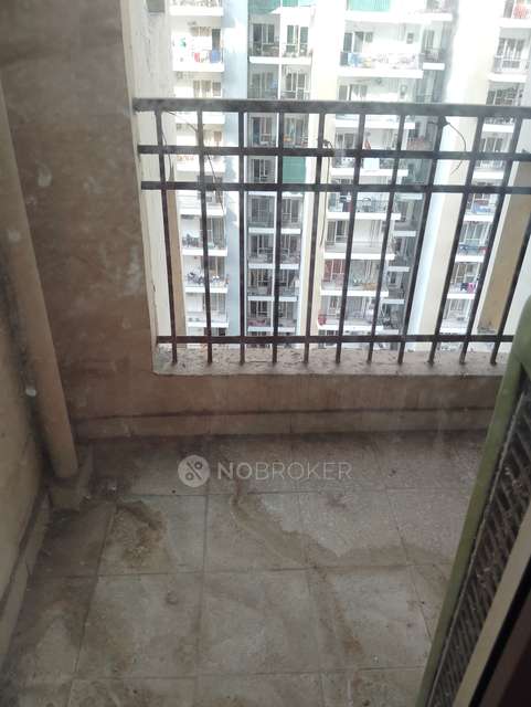 2 BHK Flat In  Ajnara Le Garden  For Sale  In  Sector 16b