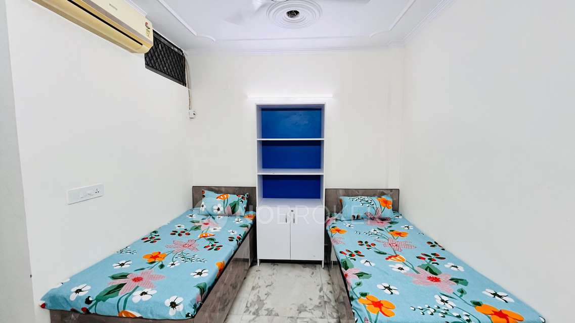 PG for Boys in Govind Puri