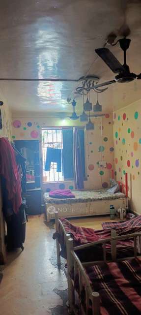 Single Room for Male In 1 BHK  In Kadbeai Buliding In Kasba Peth