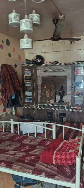 Single Room for Male In 1 BHK  In Kadbeai Buliding In Kasba Peth