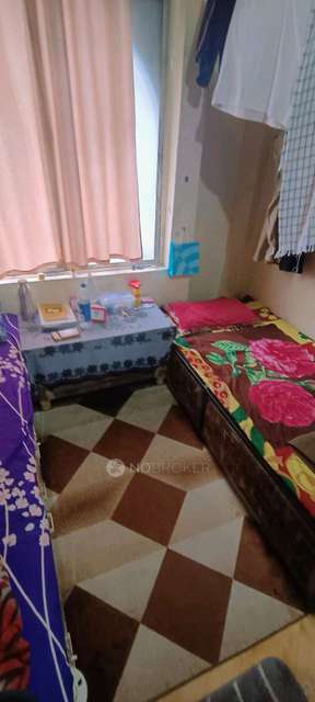 Single Room for Male In 1 BHK  In Kadbeai Buliding In Kasba Peth