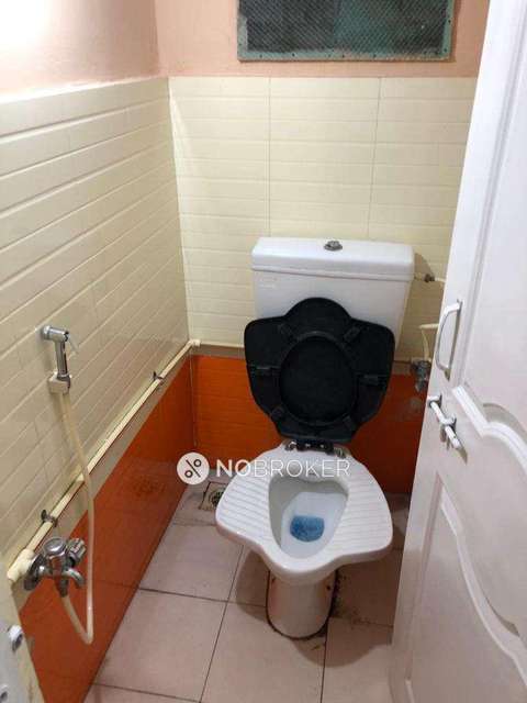 2 BHK Flat In Powai Woods Chsl For Sale  In Powai