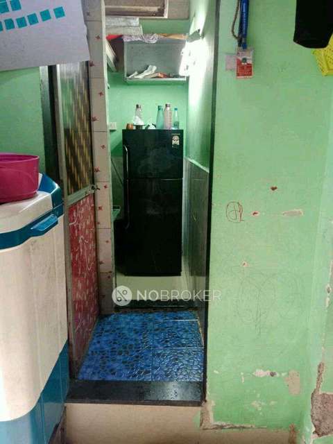 1 RK Flat In 17 Umar Manzil Khurshid  Compound  For Sale  In Thane West