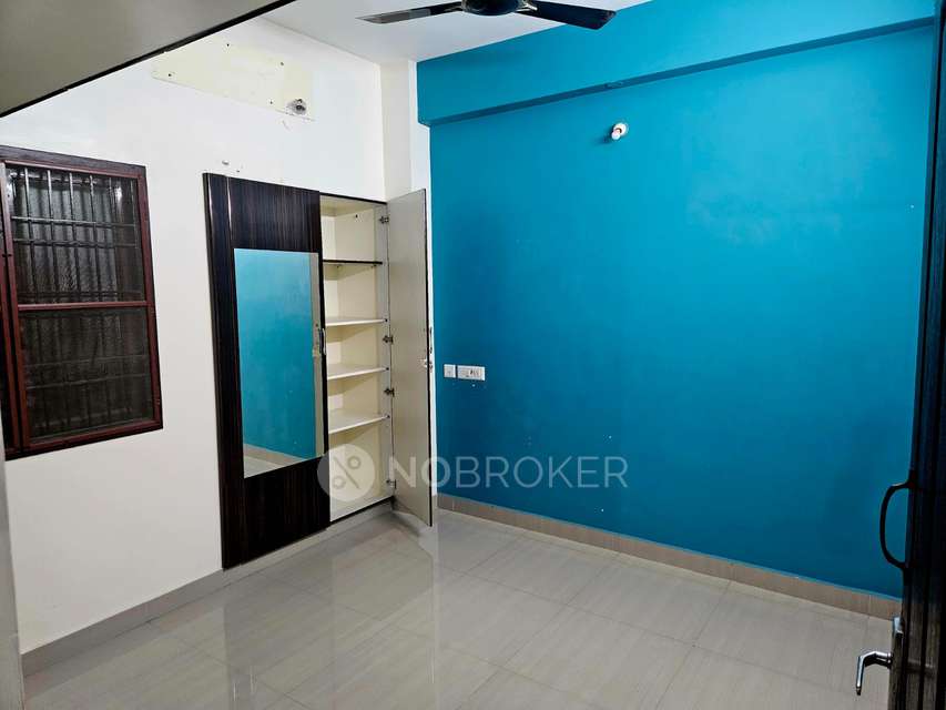 2 BHK Flat In Sri Sudharsan Apartments for Rent  In Medavakkam 