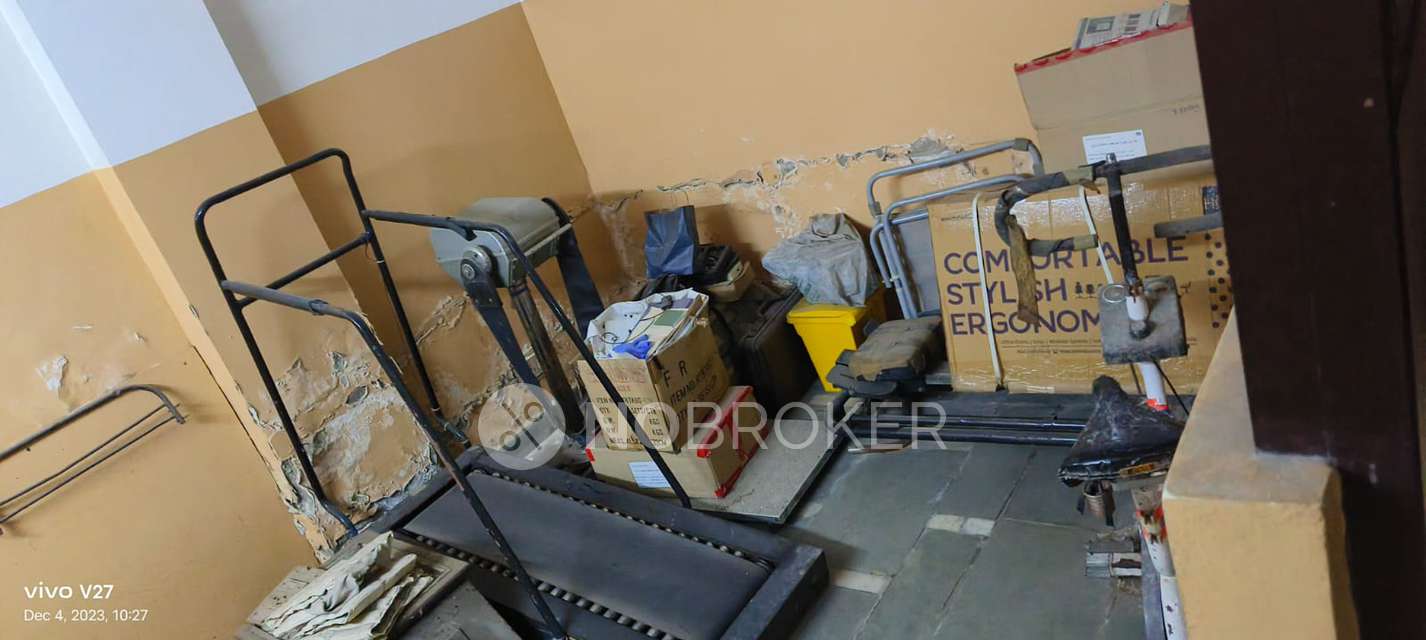 Shop in Roop Nagar, Badarpur, Delhi for sale 