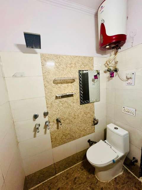 2 BHK Flat For Sale  In Mukherjee Nagar