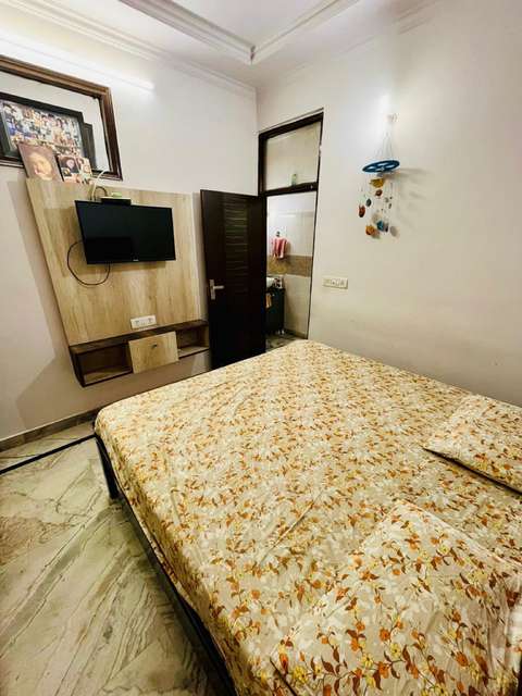 2 BHK Flat For Sale  In Mukherjee Nagar
