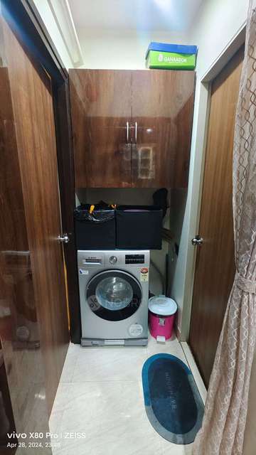 1 BHK Flat In Lodha Crown For Sale  In Majiwada