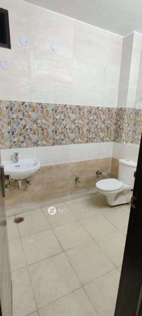 4 BHK Flat In Apartment For Sale  In Pitam Pura