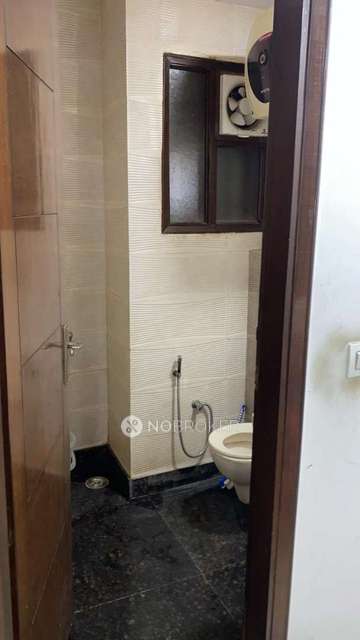 3 BHK Flat In Standalone Building  For Sale  In Rajender Nagar