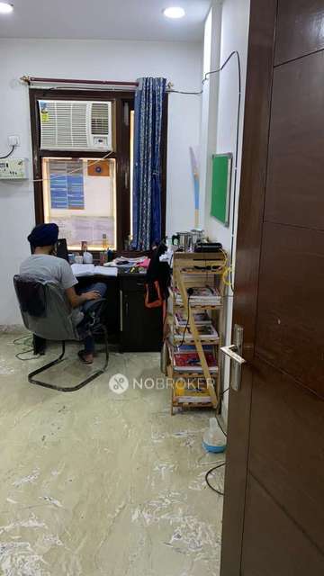 3 BHK Flat In Standalone Building  For Sale  In Rajender Nagar