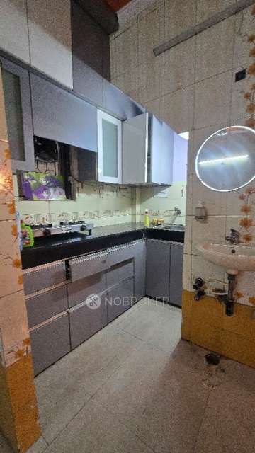 2 BHK Flat In Ground Floor Pandav Nagar for Rent  In Mayur Vihar-i Metro Station